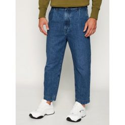 Jeansy Regular Fit Wrangler Pleated Chino W15LQ7052. Niebieskie jeansy męskie Wrangler, m, bez wzorów, z bawełny. Za 349,00 zł.