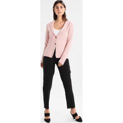 Cream XENIA CARDIGAN Kardigan sepia rose. Różowe bez kategorii marki Cream, xxl, z bawełny. W wyprzedaży za 305,10 zł.