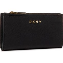 Duży Portfel Damski DKNY - Liza-Sm Carryall R0111C08 Blk/Gold BGD. Czarne portfele damskie DKNY, bez wzorów, ze skóry. Za 449,00 zł.