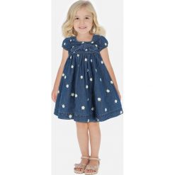 Mayoral - Sukienka dziecięca 92-134 cm. Niebieskie sukienki dziewczęce Mayoral, z haftami, z bawełny, z krótkim rękawem, krótkie, mini, rozkloszowane. Za 156,90 zł.