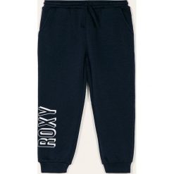 Roxy - Spodnie dziecięce 104-176 cm. Niebieskie spodnie dziewczęce Roxy, z nadrukiem, z bawełny. W wyprzedaży za 79,90 zł.