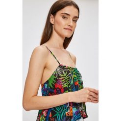Desigual - Top. Czarne bluzki damskie nietoperze marki Desigual, s, bez wzorów, z wiskozy, bez kołnierzyka, bez rękawów. W wyprzedaży za 79,90 zł.