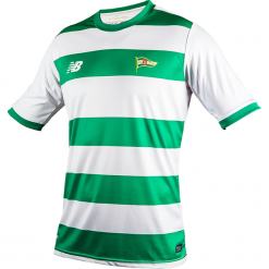 Koszulka Jr Lechia Gdańsk - EJT7006WG. Koszulki męskie New Balance, na jesień, s, bez wzorów, z poliesteru, sportowe, bez kołnierzyka, bez rękawów. W wyprzedaży za 89,99 zł.
