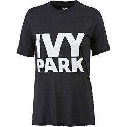 Koszulka w kolorze czarnym. Czarne koszulki damskie Street & Sports Wear, xs, z nadrukiem, z okrągłym kołnierzem. W wyprzedaży za 55,95 zł.
