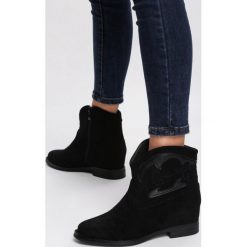 Czarne Botki Dings. Czarne koturny damskie Renee, eleganckie, bez obcasa, na koturnie, na zamek. Za 139,99 zł.