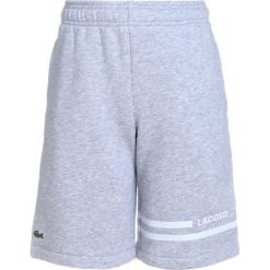 Lacoste Sport Krótkie spodenki sportowe argent chine/blanc. Szare spodenki chłopięce Lacoste Sport, z bawełny, sportowe. Za 199,00 zł.