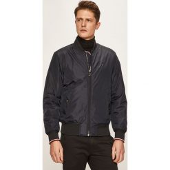 Tommy Hilfiger - Kurtka bomber. Niebieskie płaszcze męskie s, z elastanu, krótkie. Za 899,90 zł.