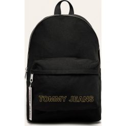 Tommy Jeans - Plecak. Czarne plecaki męskie Tommy Jeans, z nadrukiem, z poliesteru. Za 359,90 zł.