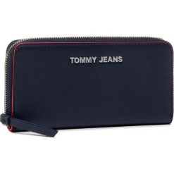Duży Portfel Damski TOMMY JEANS - Tjw Femme Large Z/A Wallet AW0AW08247 0F4. Niebieskie portfele damskie Tommy Jeans, bez wzorów, z jeansu. Za 269,00 zł.