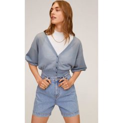 Mango - Szorty jeansowe Regina. Szorty damskie Mango, bez wzorów, z bawełny, casualowe. Za 89,90 zł.