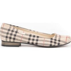 Baleriny na niskim obcasie - skóra naturalna - model 008 - kolor beżowa kratka. Brązowe baleriny damskie Zapato, w kratkę, ze skóry, eleganckie, na niskim obcasie, na płaskiej podeszwie. W wyprzedaży za 216,30 zł.