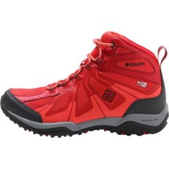 Columbia PEAKFREAK XCRSN II XCEL MID OUTDRY Buty trekkingowe poppy red/shark. Czerwone buty trekkingowe damskie Columbia, z materiału. W wyprzedaży za 423,20 zł.