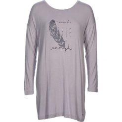 Koszula nocna "Cozy World" w kolorze jasnoszarym. Szare koszule nocne damskie z nadrukiem, z bawełny, z okrągłym kołnierzem. W wyprzedaży za 44,95 zł.
