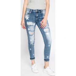 Answear - Jeansy. Niebieskie jeansy damskie marki ANSWEAR. W wyprzedaży za 79,90 zł.