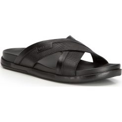 Buty męskie 86-M-911-1. Czarne kapcie męskie marki Wittchen, z syntetyku. Za 169,00 zł.