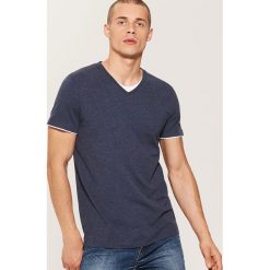 T-shirt z kontrastowym wykończeniem - Granatowy. Niebieskie t-shirty męskie House, l, z kontrastowym kołnierzykiem. Za 35,99 zł.