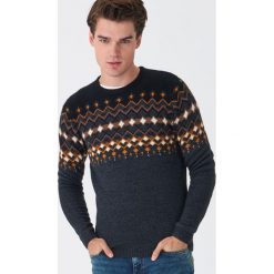 Wzorzysty sweter - Szary. Szare swetry męskie House, s, bez wzorów, bez kołnierzyka, bez kaptura. Za 99,99 zł.