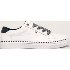 Tommy Hilfiger - Buty. Białe buty sportowe damskie TOMMY HILFIGER, bez wzorów, z gumy, sportowe. W wyprzedaży za 359,90 zł.