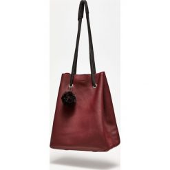 Torba z eko skóry z zawieszką. Zawieszki damskie Moodo. Za 49,99 zł.