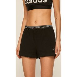 Calvin Klein Underwear - Szorty piżamowe CK One. Szare piżamy damskie Calvin Klein Underwear, s, z nadrukiem, z elastanu, bez rękawów. W wyprzedaży za 129,90 zł.