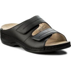 Klapki BERKEMANN - Fedora 01080 Schwarz 938. Czarne klapki damskie Berkemann, bez wzorów, ze skóry, bez obcasa. Za 399,00 zł.