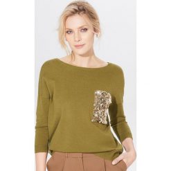 Sweter z cekinową kieszonką - Khaki. Brązowe swetry damskie Mohito, xl, bez wzorów, bez rękawów, bez kaptura. W wyprzedaży za 39,99 zł.