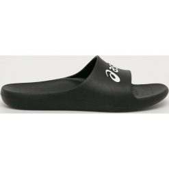 Asics - Klapki. Czarne kapcie męskie Asics, z materiału, bez zapięcia. Za 89,90 zł.