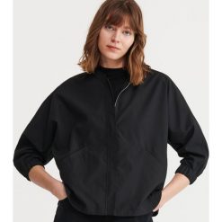 Kurtka typu bomber - Czarny. Czarne kurtki damskie Reserved, s, bez wzorów, bez kaptura. Za 99,99 zł.