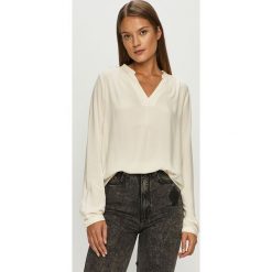 Vero Moda - Bluzka. Białe bluzki damskie Vero Moda, s, bez wzorów, z wiskozy, casualowe, bez kołnierzyka, z długim rękawem. Za 99,90 zł.