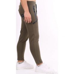 Spodnie sportowe KALEO KHAKI. Brązowe jeansy męskie Spodnie sportowe KALEO KHAKI, xl, bez wzorów, z jeansu, sportowe. W wyprzedaży za 59,00 zł.