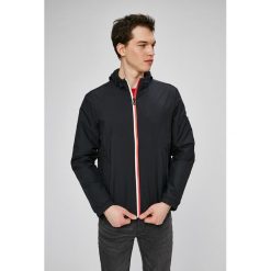 Tommy Hilfiger - Kurtka. Czarne płaszcze męskie TOMMY HILFIGER, xl, bez wzorów, z poliesteru, krótkie, z kapturem. W wyprzedaży za 679,90 zł.