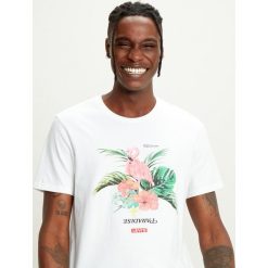 Levi's® Graphic Koszulka Biały. Białe podkoszulki męskie s, z nadrukiem, z bawełny, z krótkim rękawem. Za 137,95 zł.