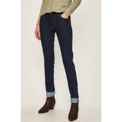 Mustang - Jeansy Sissy. Niebieskie jeansy damskie Mustang, bez wzorów, z elastanu, z podwyższonym stanem. W wyprzedaży za 239,90 zł.