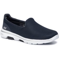 Półbuty SKECHERS - Go Walk 5 15901/NVW Navy/White. Niebieskie półbuty damskie Skechers, na co dzień, bez wzorów, z tworzywa sztucznego, bez obcasa, na płaskiej podeszwie, bez zapięcia. Za 259,00 zł.