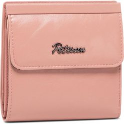 Mały Portfel Damski PETERSON - 209-09-27-01 Różowy. Różowe portfele damskie Peterson, bez wzorów, ze skóry. Za 129,00 zł.
