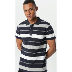 Granatowo-Szara Koszulka Ahanti. Niebieskie koszulki męskie Born2be, xl, w paski, polo, z krótkim rękawem, krótkie. Za 49,99 zł.