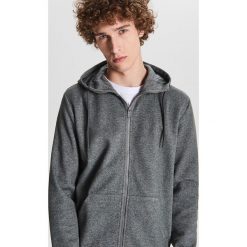 Rozpinana bluza z kapturem - Jasny szary. Szare bluzy męskie Cropp, s, bez wzorów, z kapturem, bez rękawów, z kapturem. Za 89,99 zł.