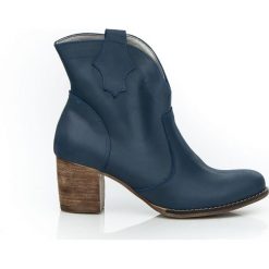Botki na słupku kowbojki - skóra naturalna - model 503 - kolor granat. Szare botki damskie Zapato, na wiosnę, z jeansu, eleganckie, z okrągłym noskiem, bez obcasa, na obcasie, bez zapięcia. Za 399,00 zł.