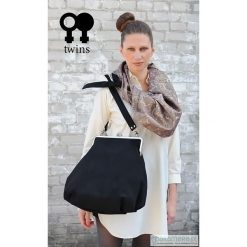 Torebka Czarna. Czarne torebki klasyczne damskie marki Pakamera, bez wzorów, z tkaniny, eleganckie, duże, bez dodatków. Za 189,00 zł.