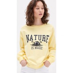 Bluza z nadrukiem - Żółty. Żółte bluzy damskie House, s, z nadrukiem, bez kołnierzyka, bez rękawów, bez kaptura. W wyprzedaży za 39,99 zł.