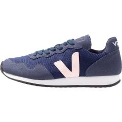 Veja SDU Sneakersy niskie nautico petale. Niebieskie trampki i tenisówki damskie marki Veja, bez wzorów, z materiału, bez zapięcia. Za 419,00 zł.