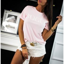 T-Shirt ,,VOGUE" puder. Bluzki damskie Divinostyle, na co dzień, s, bez wzorów, z elastanu, bez kołnierzyka, bez rękawów. Za 79,00 zł.
