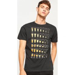 T-shirty męskie: T-shirt z piwnym nadrukiem - Czarny
