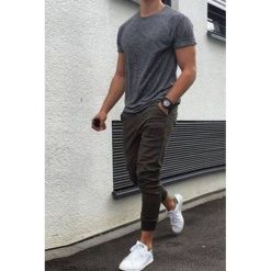 Męski t-shirt KARINO GREY. Szare t-shirty męskie IVET, s, bez wzorów, z bawełny, klasyczne, z klasycznym kołnierzykiem. W wyprzedaży za 29,00 zł.