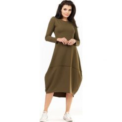 Sukienka A209 khaki. Brązowe sukienki damskie Awama, xl, bez wzorów, z dzianiny, bez kołnierzyka, z długim rękawem, długie, maxi. Za 183,27 zł.