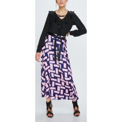 Answear - Spódnica. Fioletowe spódniczki damskie ANSWEAR, s, bez wzorów, z elastanu, maxi, rozkloszowane. W wyprzedaży za 59,90 zł.