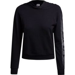 Bluza DEHA ACTIVE Czarny. Czarne bluzy damskie z kieszeniami marki Deha, z nadrukiem, z dzianiny, z kapturem. Za 252,00 zł.
