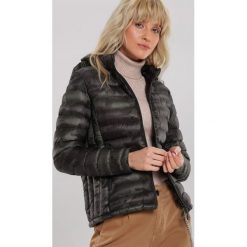 Ciemnozielona Kurtka Avignon. Zielone kurtki damskie Renee, s, moro, długie. Za 149,99 zł.