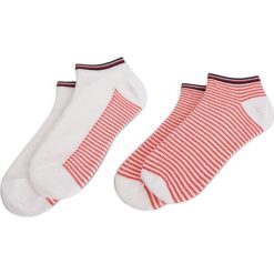 Zestaw 2 par niskich skarpet damskich TOMMY HILFIGER - 393002001 White/Ribbon Red 039. Czerwone skarpetki damskie TOMMY HILFIGER, bez wzorów, z bawełny. Za 39,99 zł.