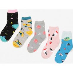 5-pack Mix kolorów Skarpety Krisqirelle. Skarpetki damskie Born2be, bez wzorów. Za 39,99 zł.